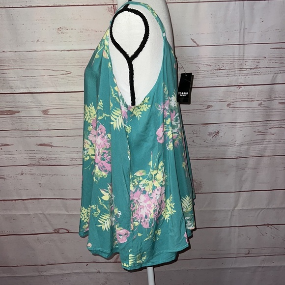 *SOLD on MERCARI Torrid Sophie Green floral swing cami w/adjustable straps - Picture 3 of 8